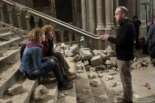 Illustration for article titled More Harry Potter set photos and It All Ends posters